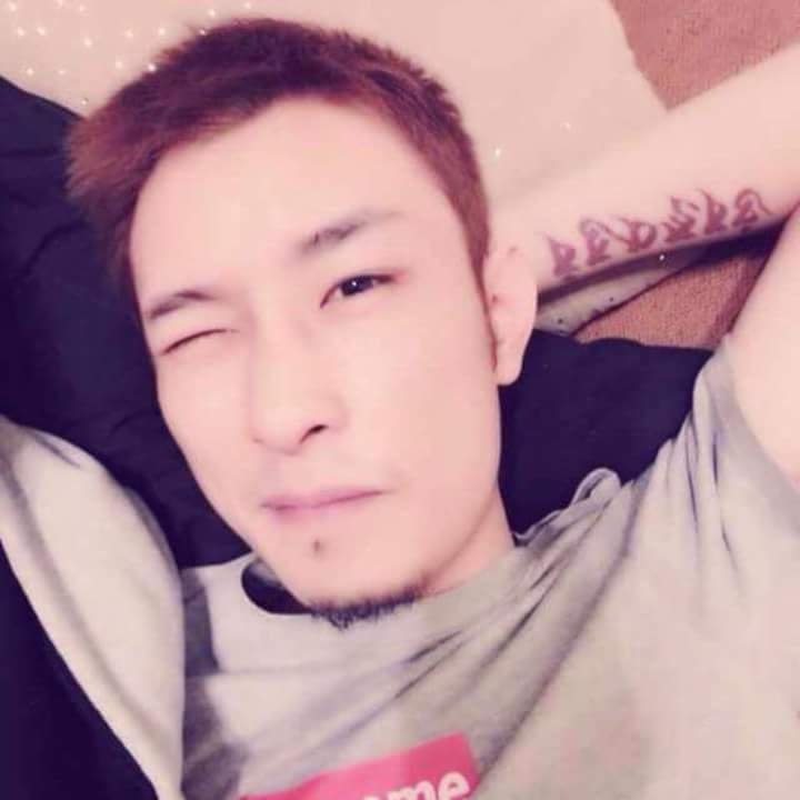 难得拥抱的第一张照片--安庆相亲服务中心