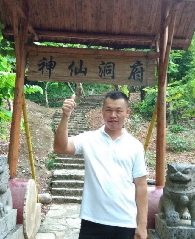 强仔的第一张照片--安庆相亲服务中心