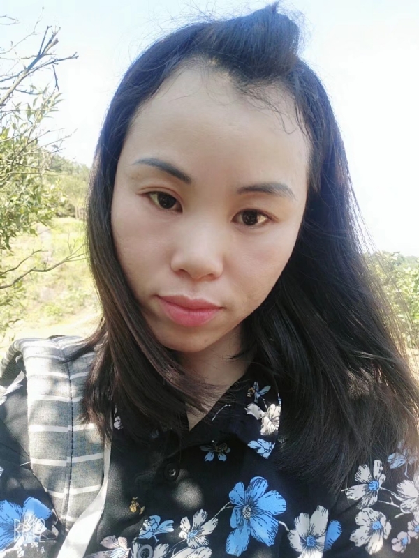 英英的第一张照片--安庆相亲服务中心