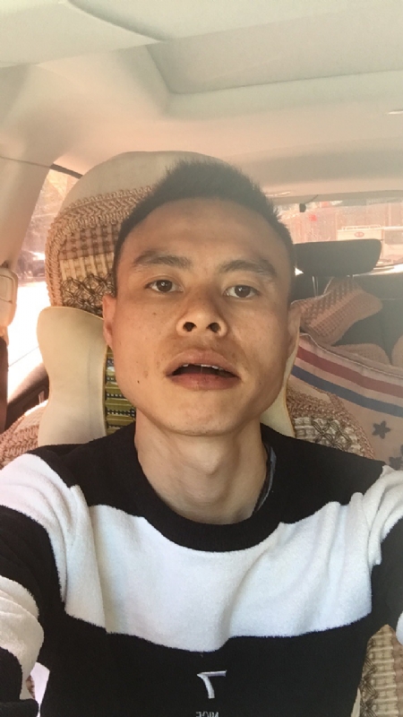 小何的第一张照片--安庆相亲服务中心