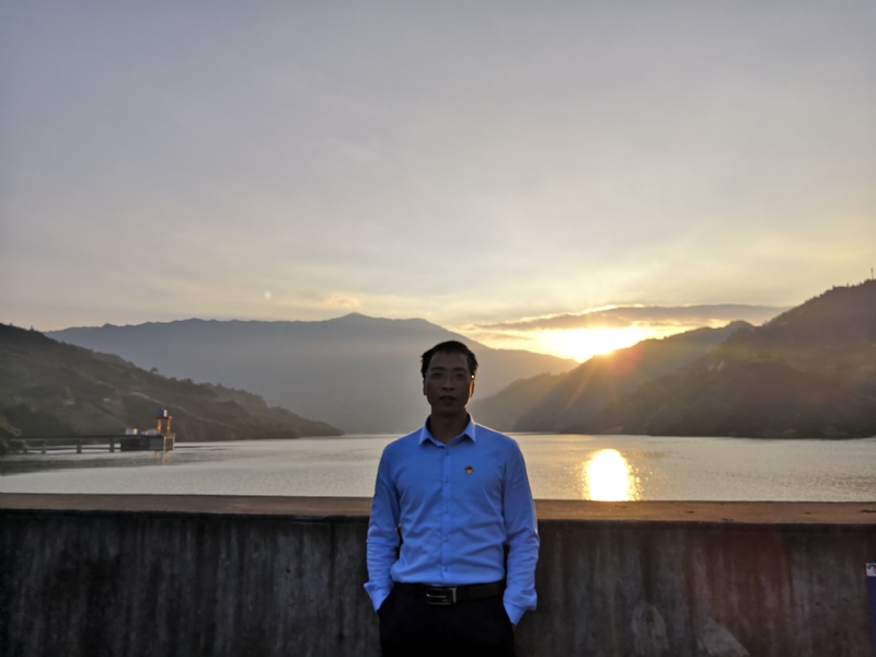庸人自扰的第一张照片--安庆相亲服务中心