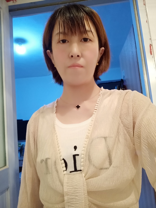 芬儿的第一张照片--安庆相亲服务中心
