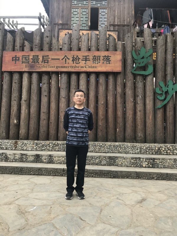 屯里的富豪的第一张照片--安庆相亲服务中心