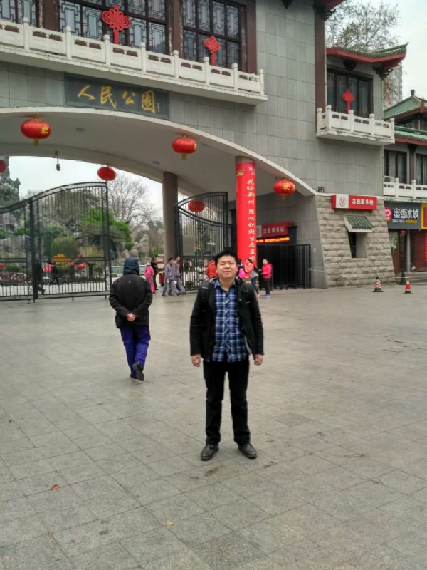 在奋斗的第一张照片--安庆相亲服务中心