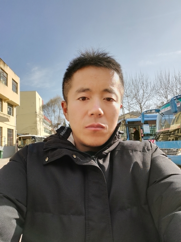孤独的云的第一张照片--安庆相亲服务中心