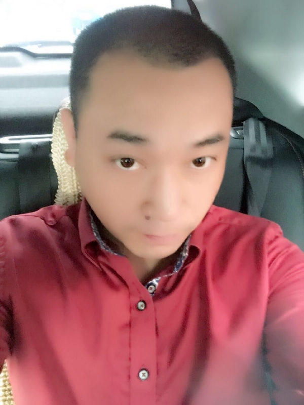 在一个路口等的第一张照片--安庆相亲服务中心