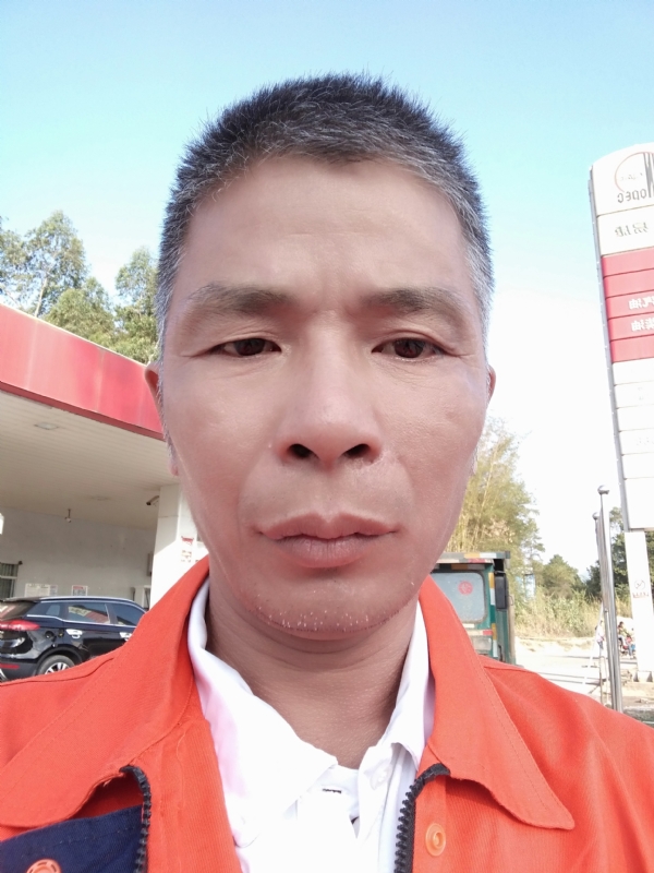 静候缘分的第一张照片--安庆相亲服务中心