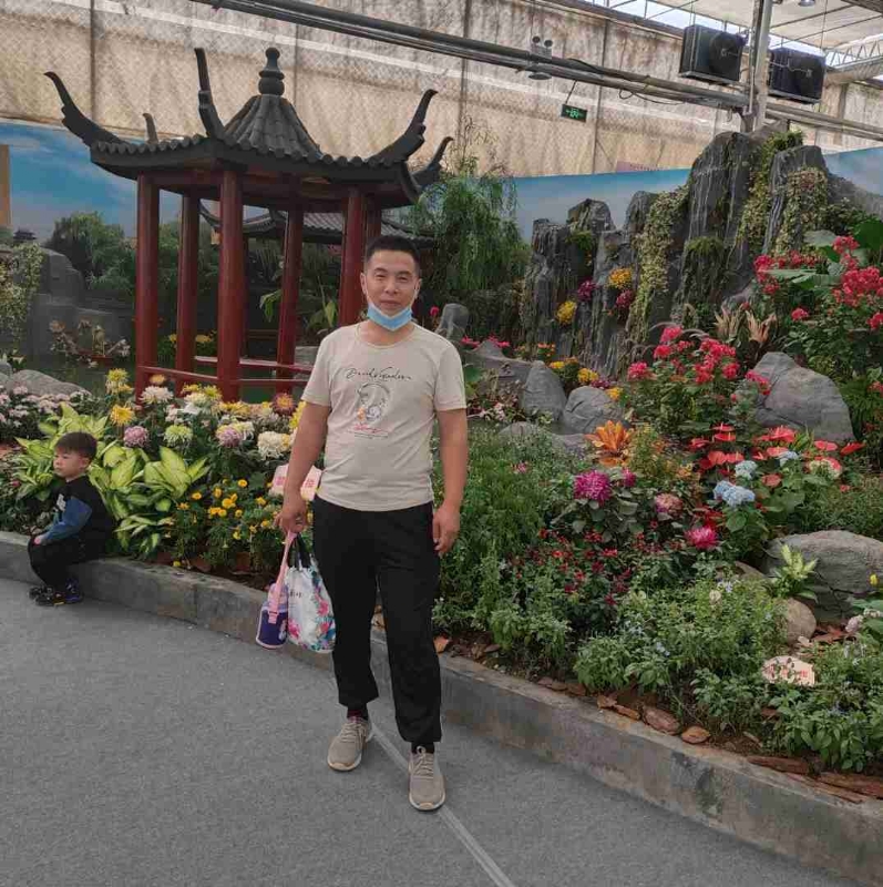 受伤的痴情男的第一张照片--安庆相亲服务中心