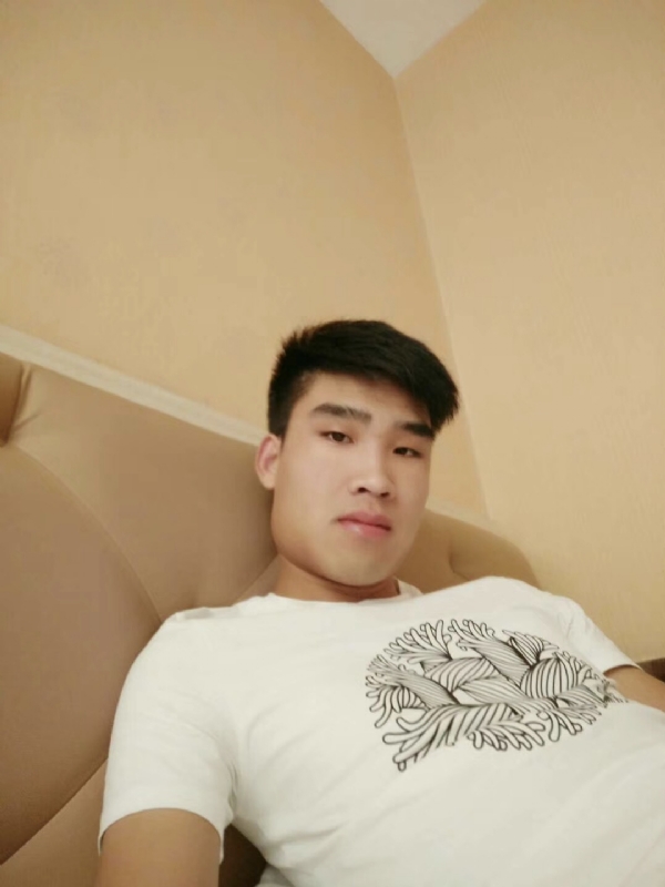 谁不曾孤单上路的第一张照片--安庆相亲服务中心