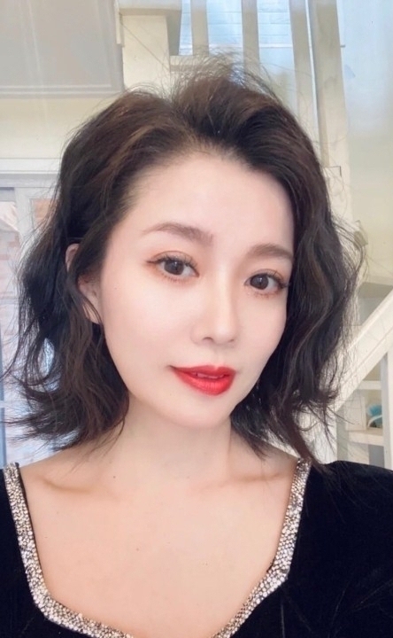 束負的第一张照片--安庆相亲服务中心