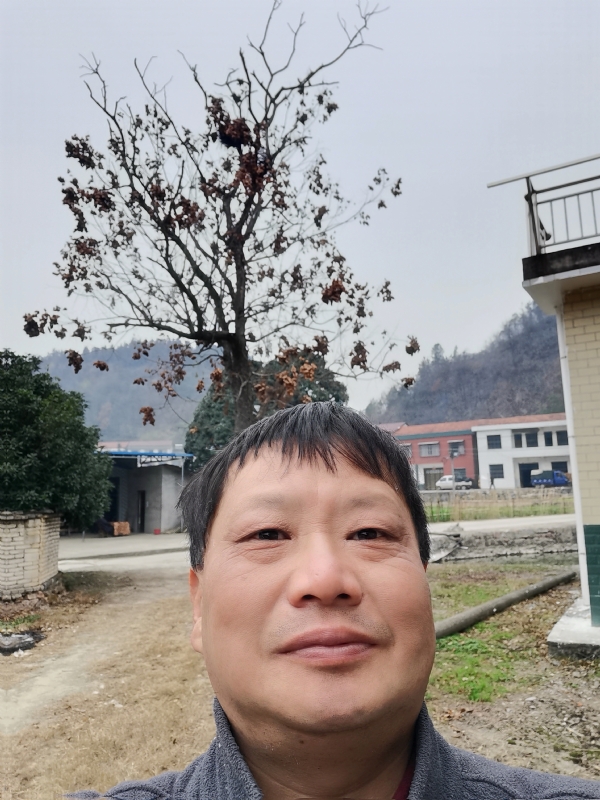 苏众青春冲浪的第一张照片--安庆相亲服务中心