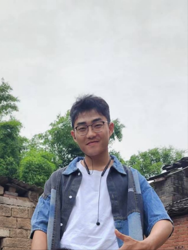 越努力越幸运的第一张照片--安庆相亲服务中心