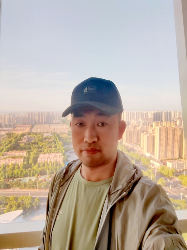 勇攀高峰的第二张照片--安庆相亲服务中心