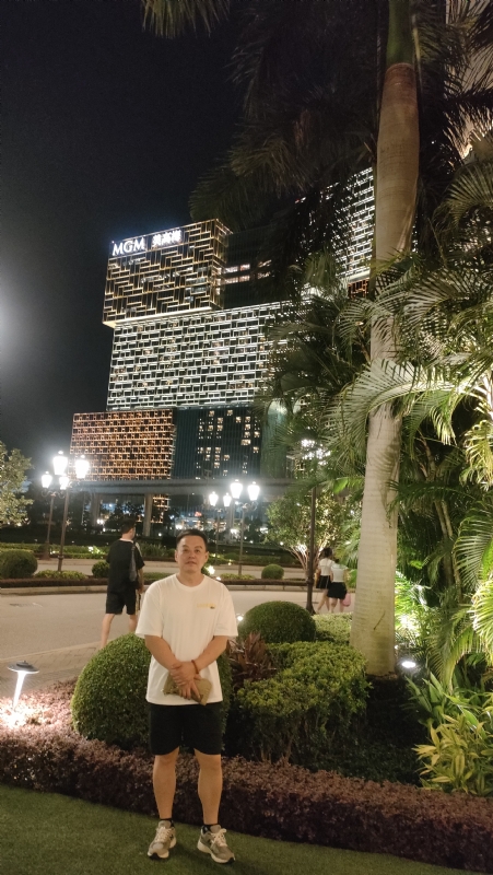 熟悉的身影的第一张照片--安庆相亲服务中心