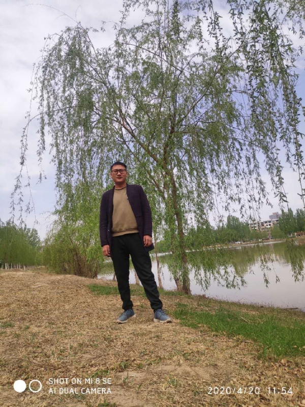 风中的烟头的第一张照片--安庆相亲服务中心