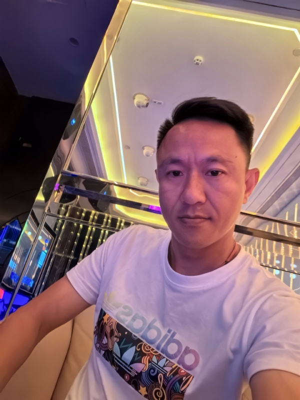 辞岸的第二张照片--安庆相亲服务中心