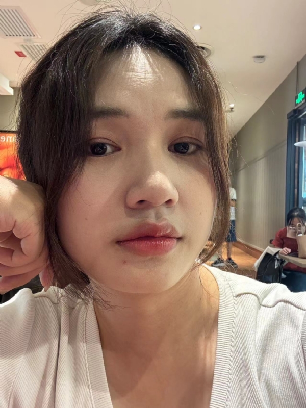 粉墨的第一张照片--安庆相亲服务中心